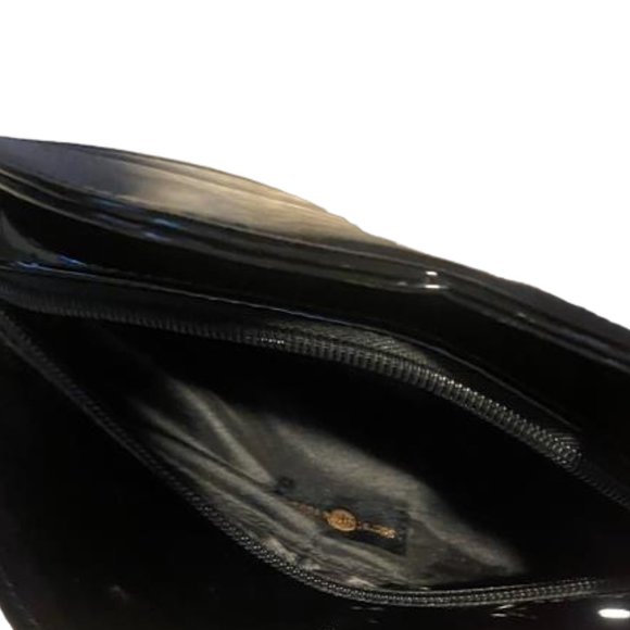 👄 Kisses Crossbody - Black with Gold Chain - Lip Love Kisses Purse - Shiny 👄 - Picture 4 of 4